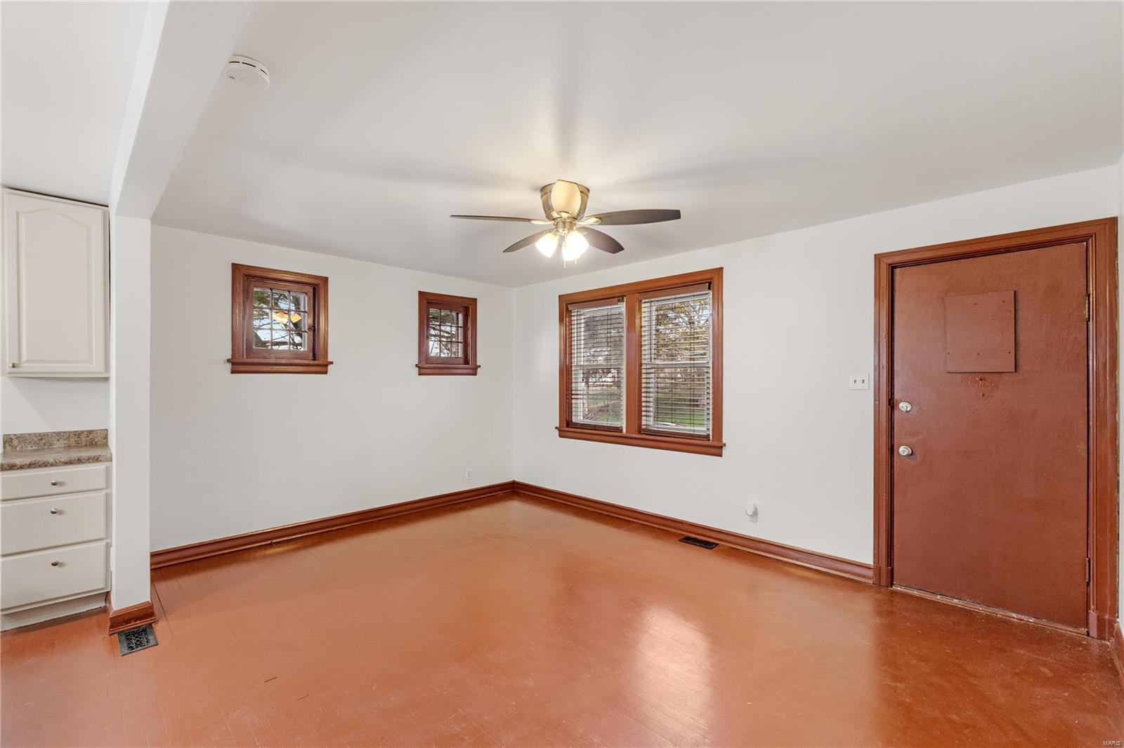 St Louis, Missouri 63125, United States, 2 Bedrooms Bedrooms, ,1 BathroomBathrooms,Residential,Pending,22400