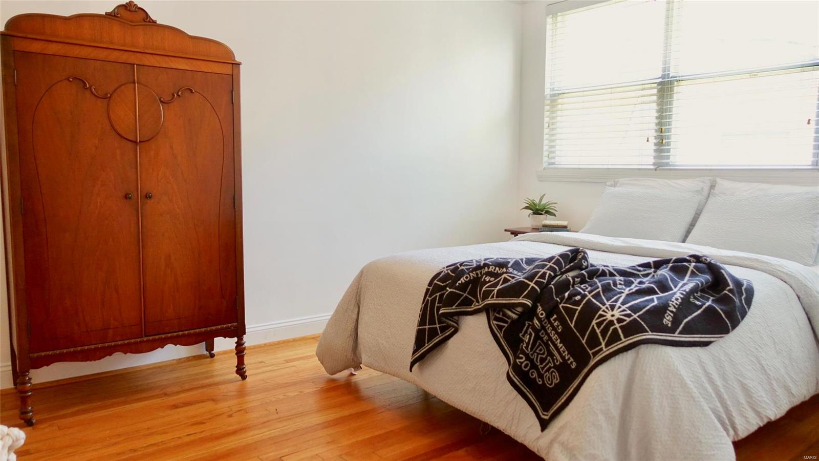 7569-7571 Buckingham Condo - Residential