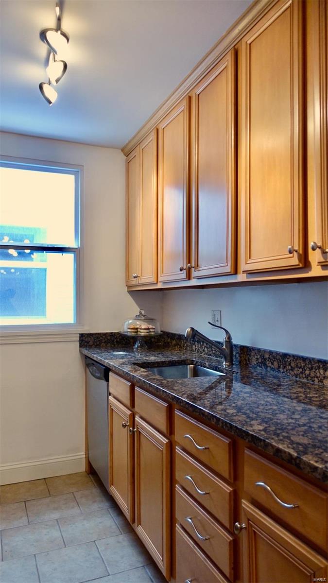 7569-7571 Buckingham Condo - Residential