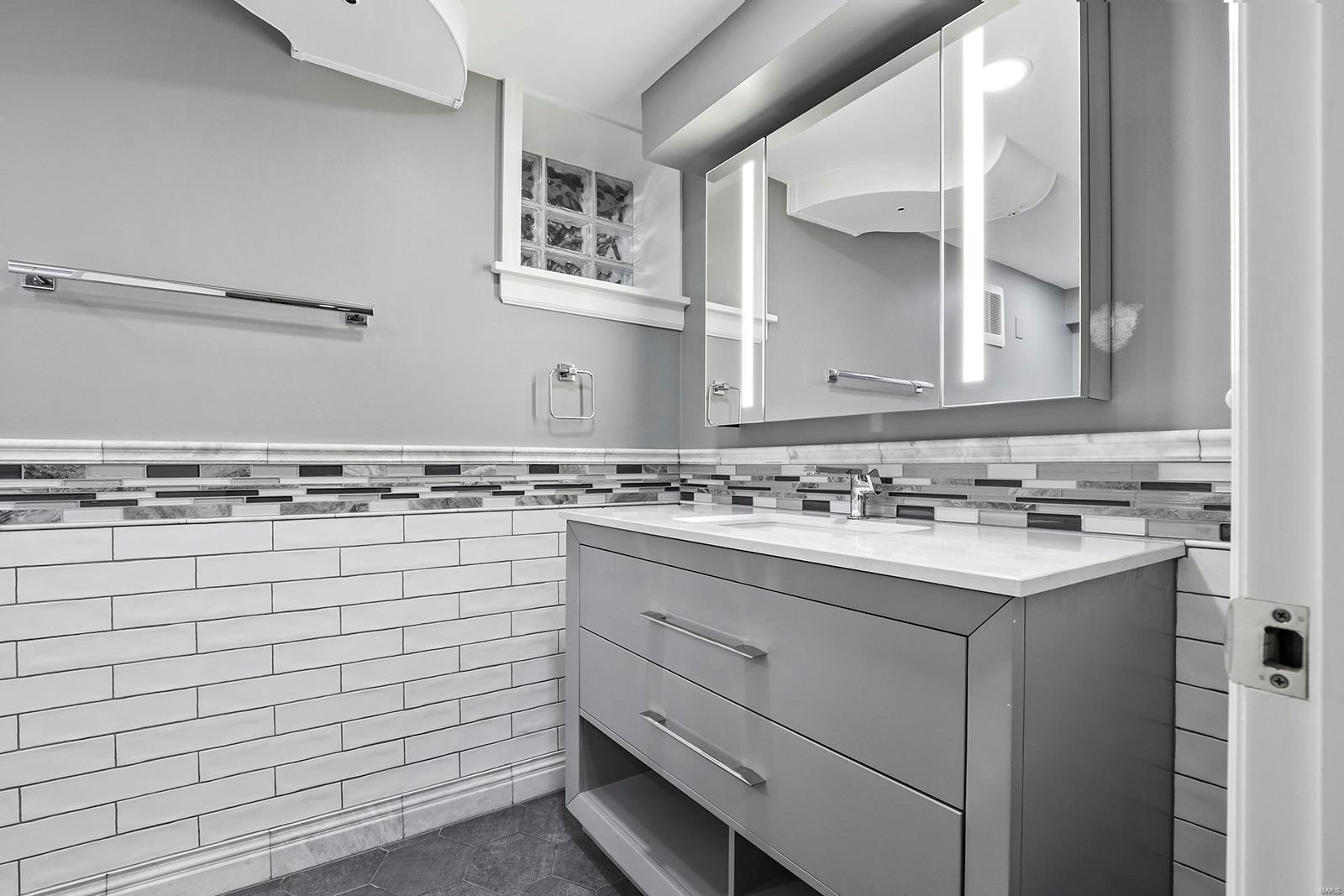 Davis Place - Residential