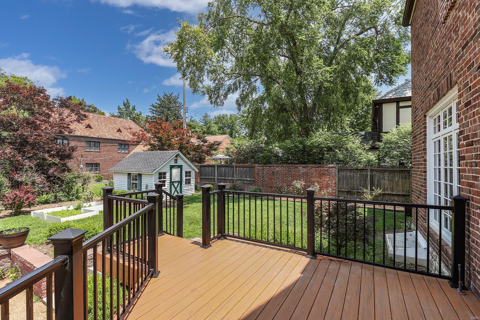 Davis Place - Residential