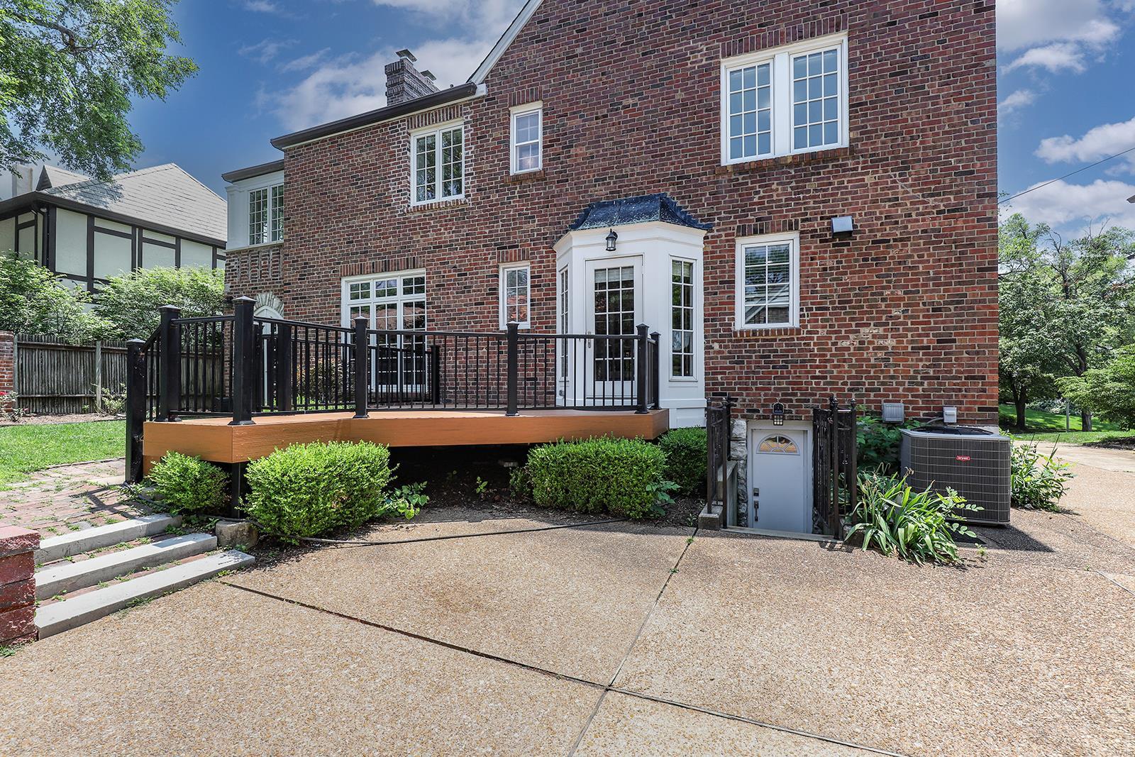 Davis Place - Residential