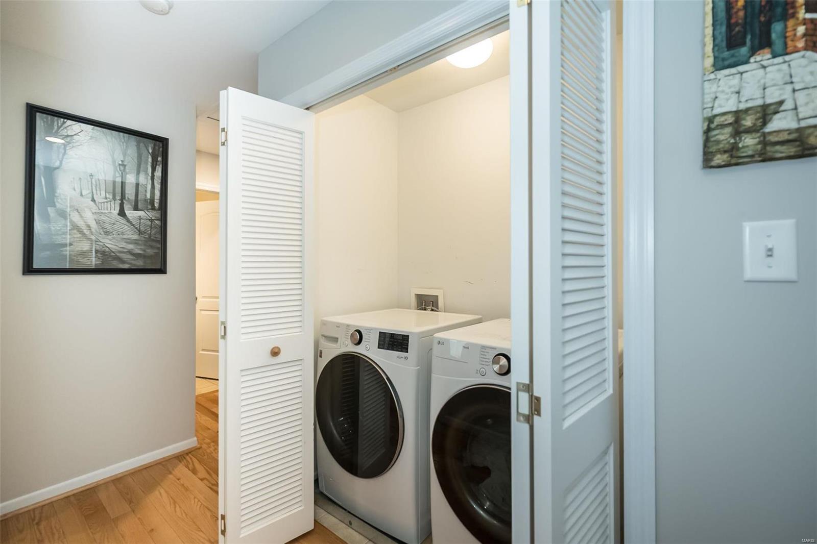 Cambridge Townhome - Residential