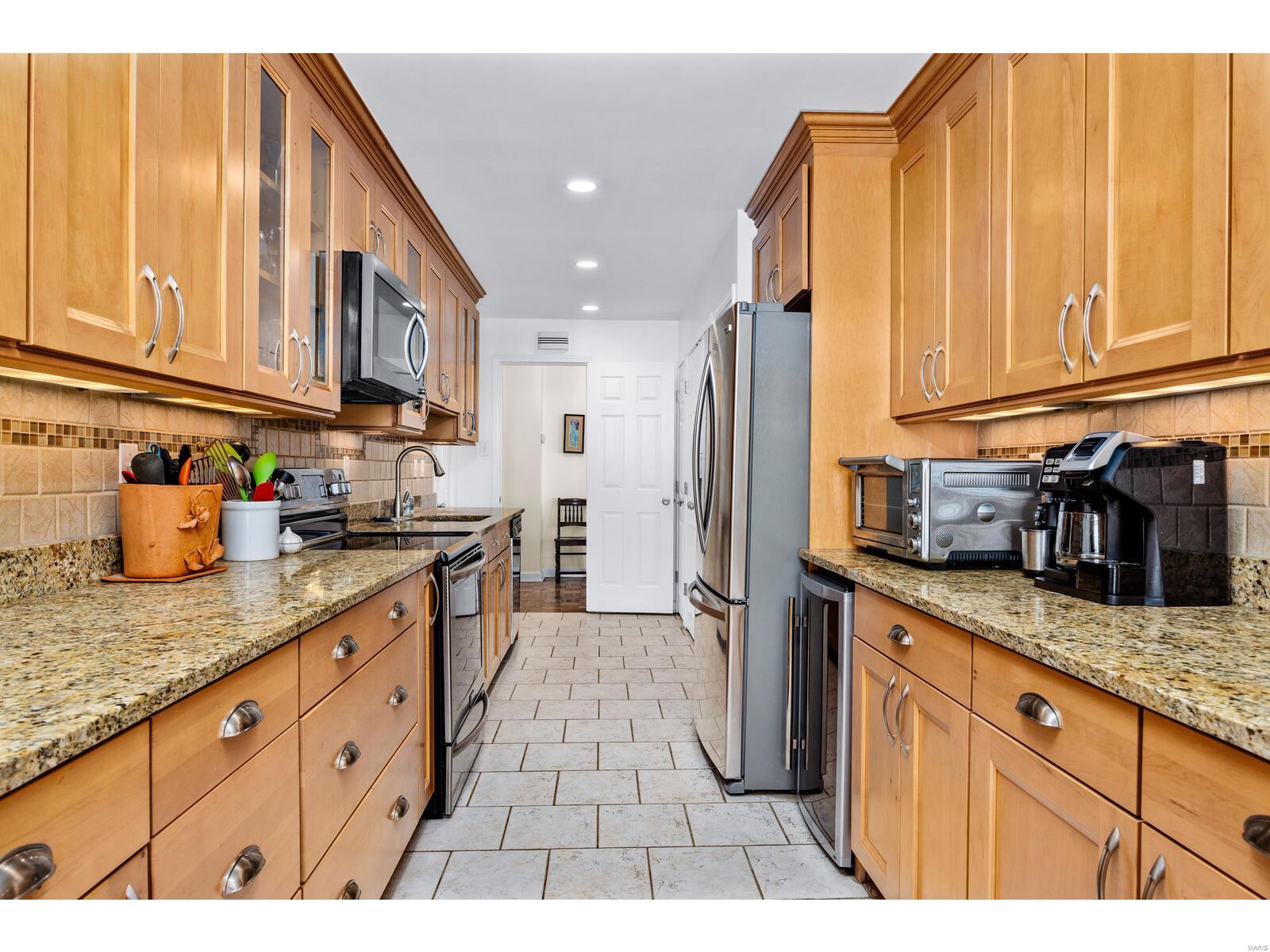 Eight-One- Six South Hanley Condominuim - Residential