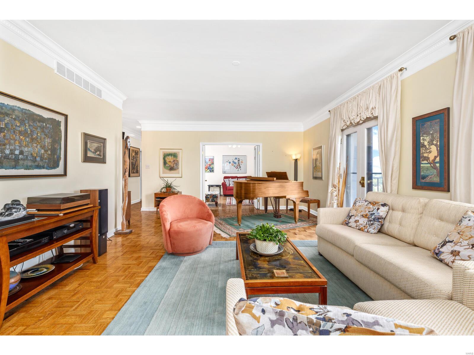 Eight-One- Six South Hanley Condominuim - Residential