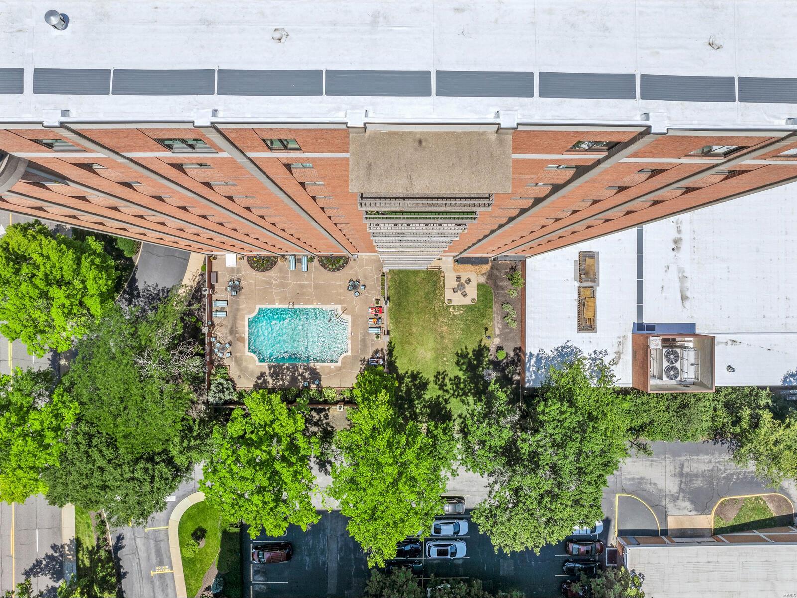 Eight-One- Six South Hanley Condominuim - Residential