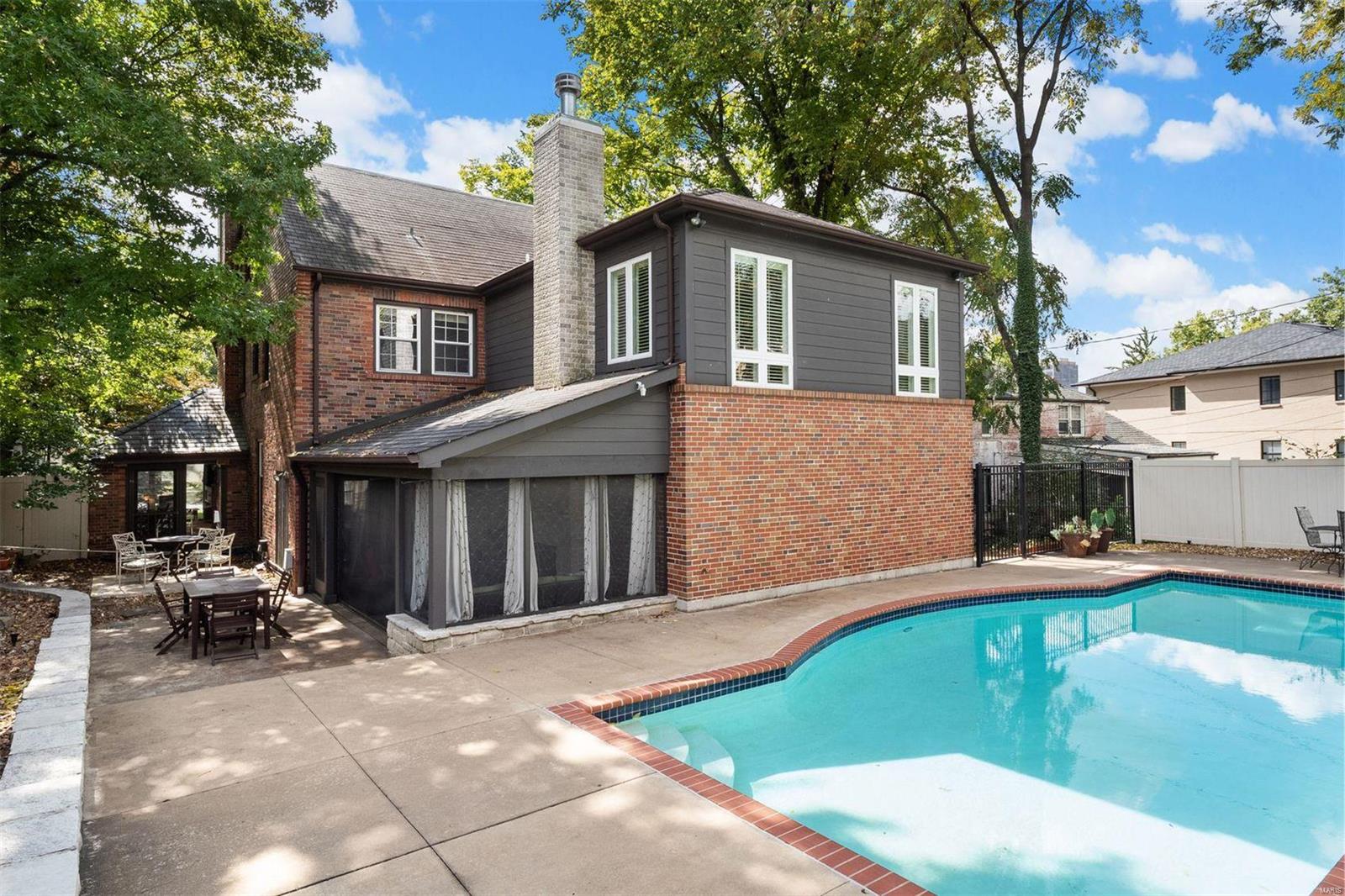 Davis Place - Residential