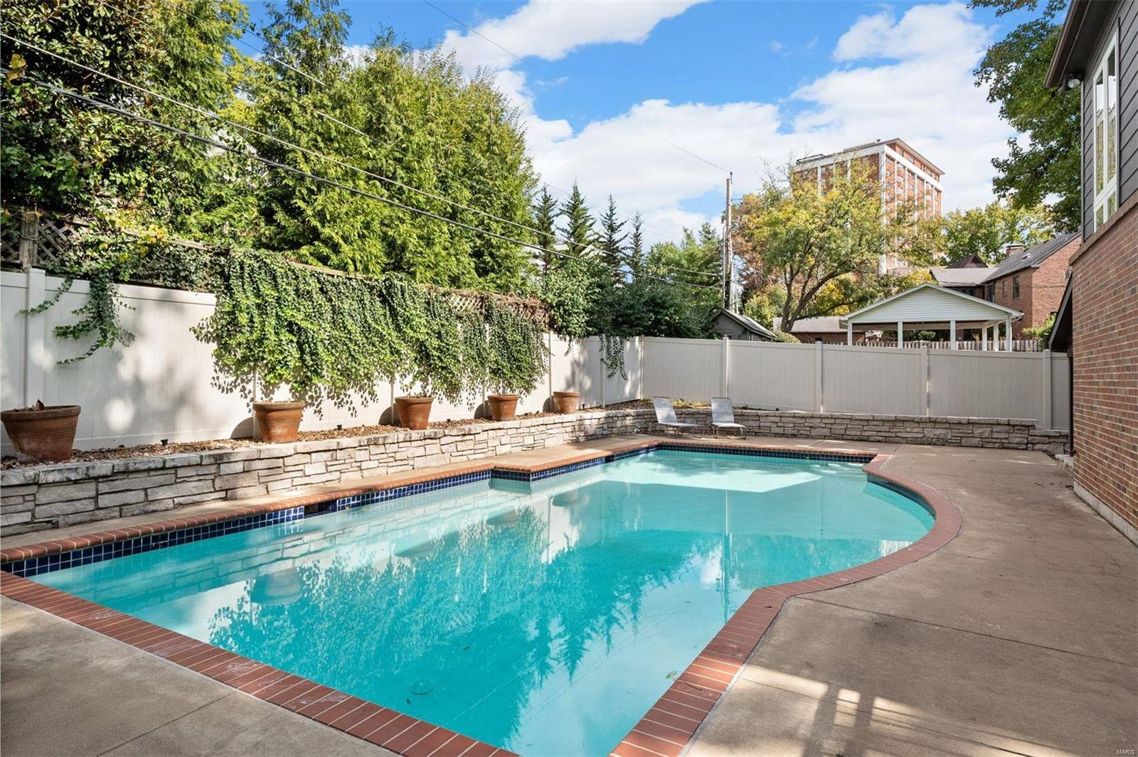 Davis Place - Residential