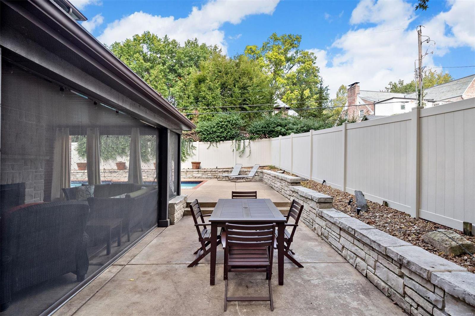 Davis Place - Residential