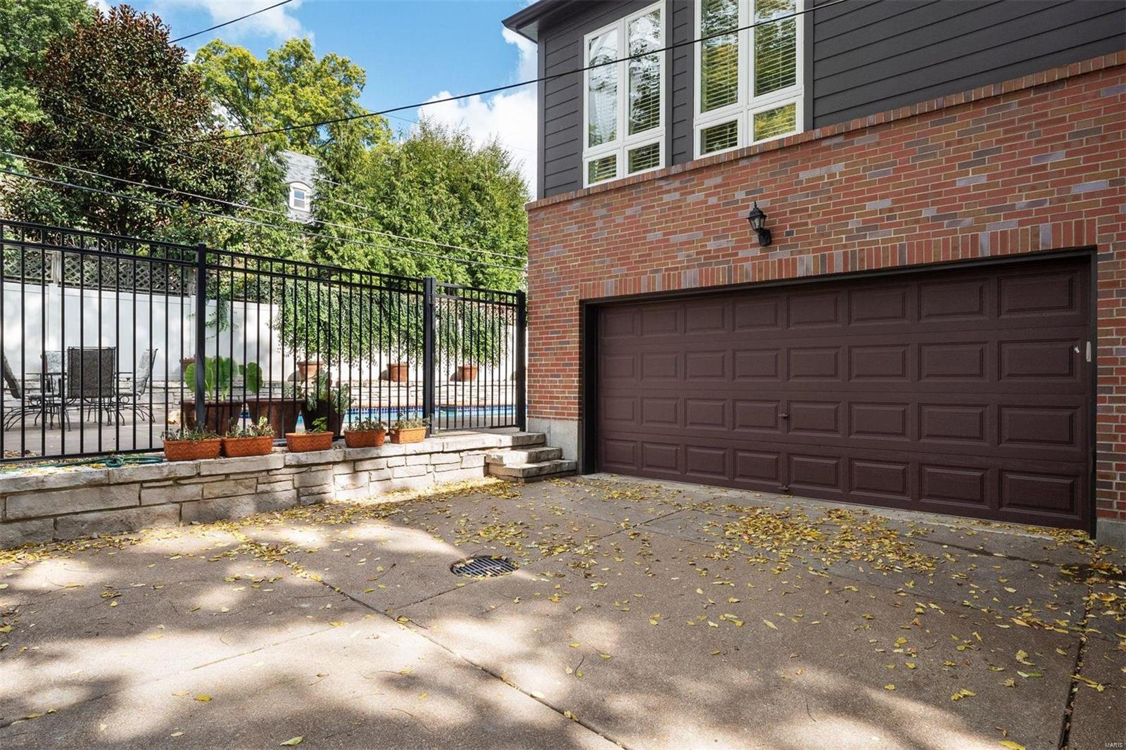 Davis Place - Residential