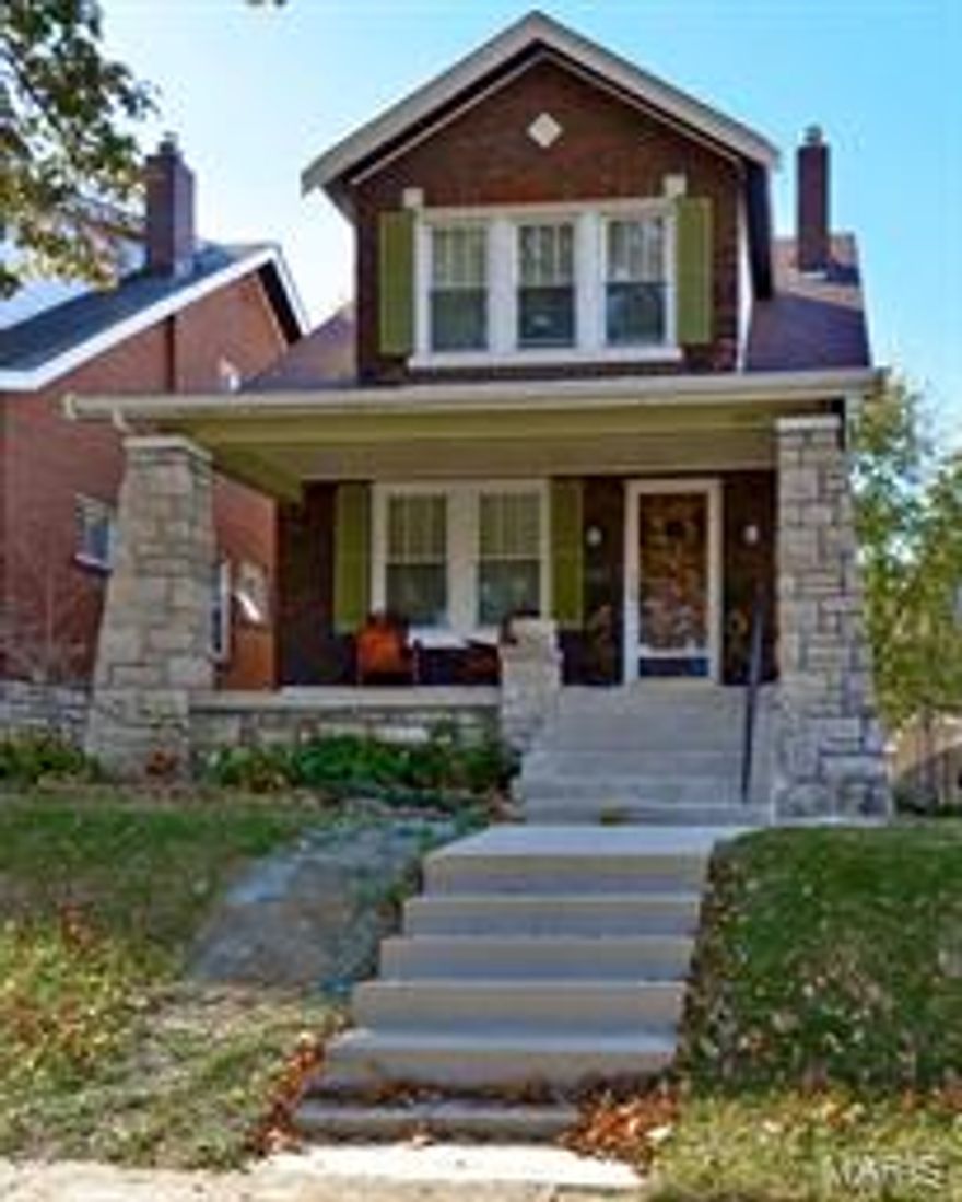 This story and a half Craftsman style gem is located in the Holly Hills overlooking the tree-lined parkway this neighborhood is known for.  It's is darling, cozy, well-cared for, and a stones throw from Christy Park.  Recent updates include A/C 2012, sewer house to street 2014, roof 2015, front steps/concrete 2015, vinyl siding 2015. There are hardwood floors, an ornamental fireplace, stained glass windows, period millwork and original light at the stairs.  The first floor includes the kitchen which has a combo peninsula/breakfast bar for eat-in space; a formal dining room & living room all with wood floors.  The second floor has a landing space with built-in bookshelves and room for a reading chair or desk; the master runs the width of the front with 3 closets including a walk-in; the second bedroom overlooks the backyard and has a painted wood floor.  LL contains an office space and there's rough-in for a bath.  A Gold level HWA Home Warranty is provided for buyer at closing.