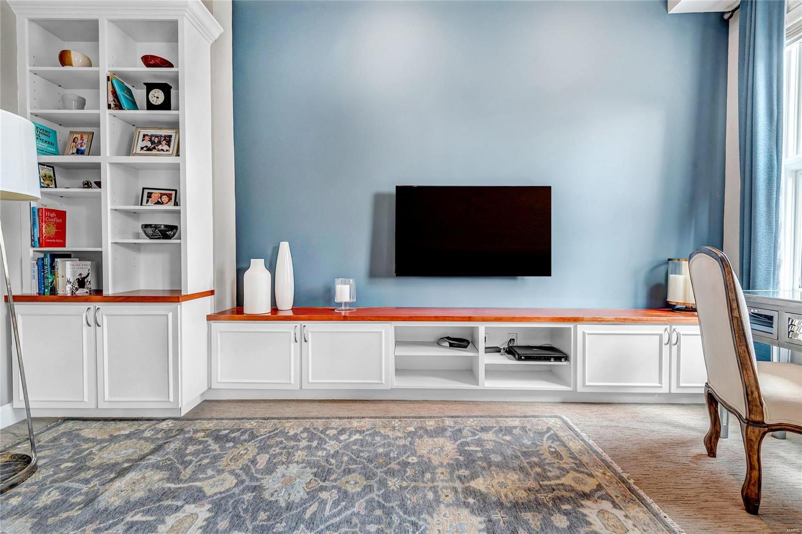 Crescent Condo - Residential