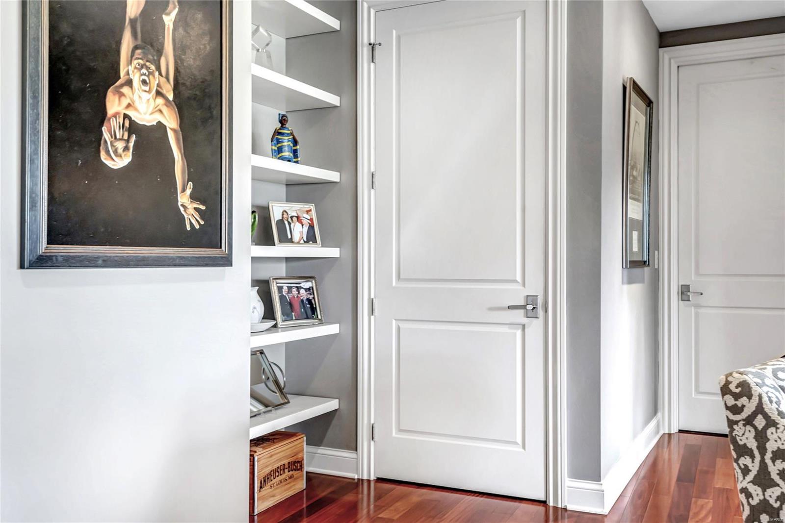 Crescent Condo - Residential