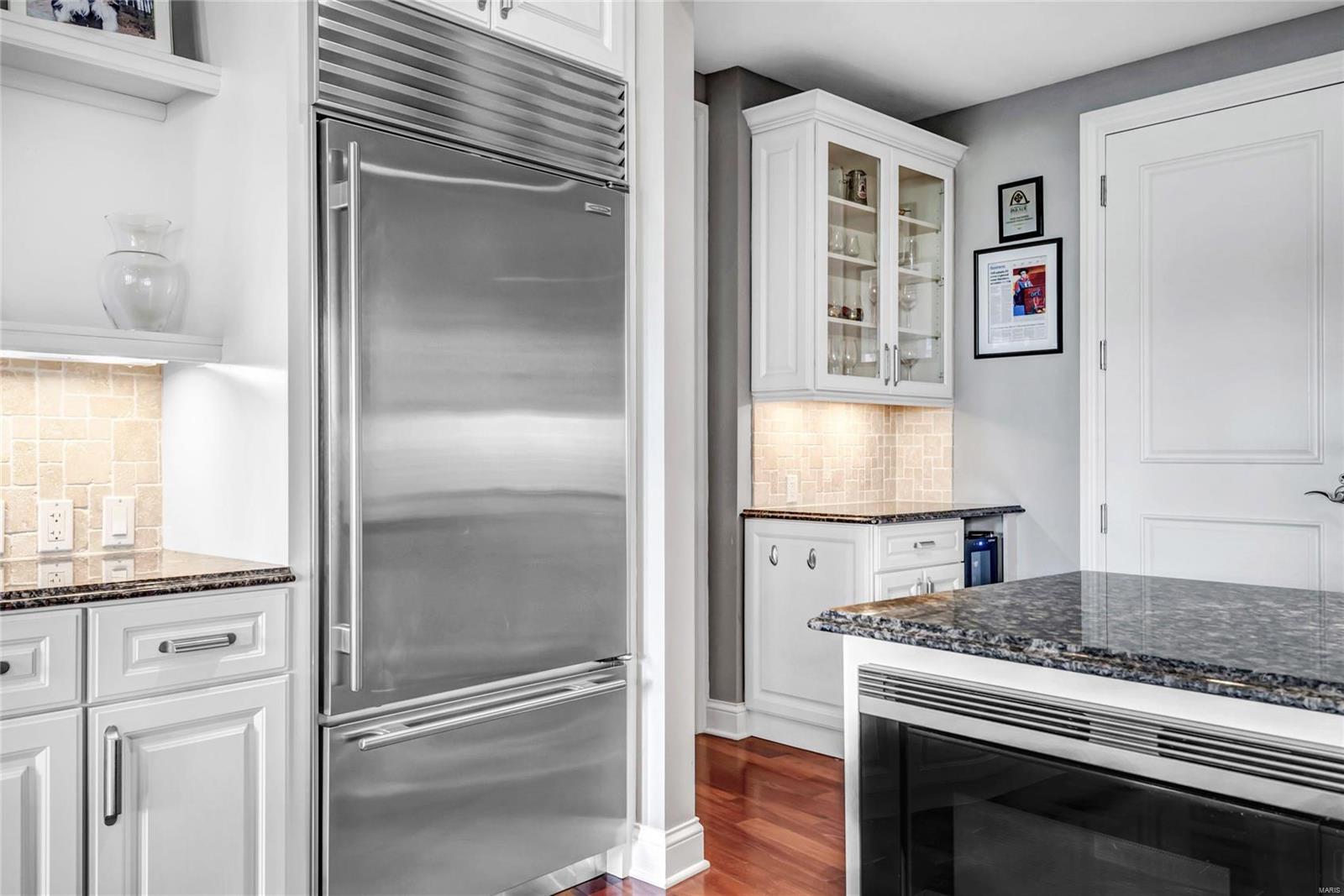 Crescent Condo - Residential