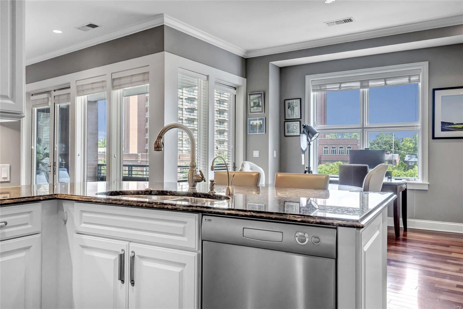 Crescent Condo - Residential