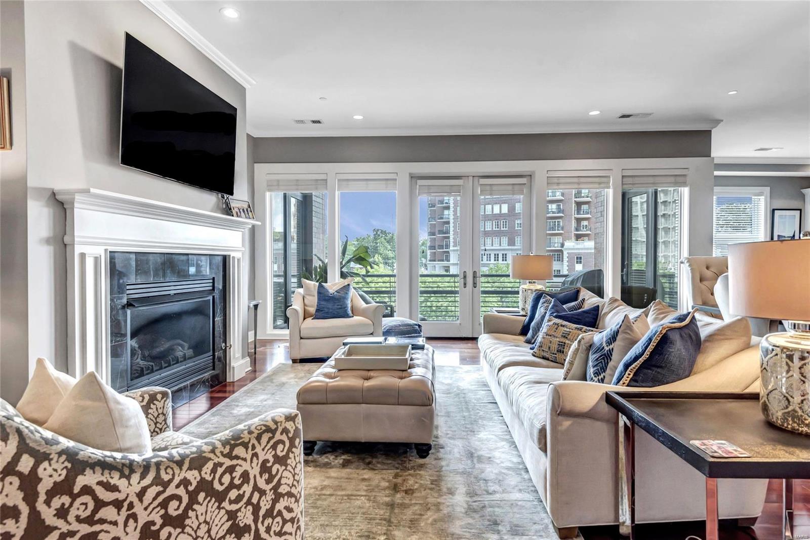 Crescent Condo - Residential