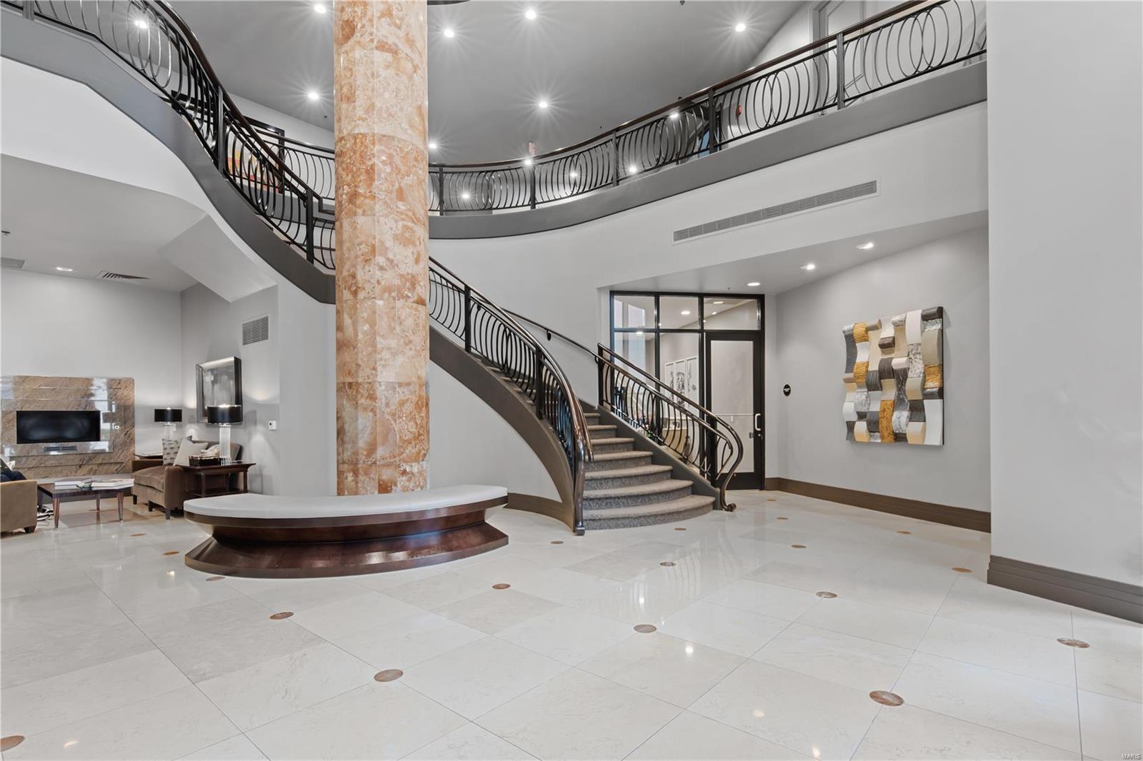 Crescent Condo - Residential