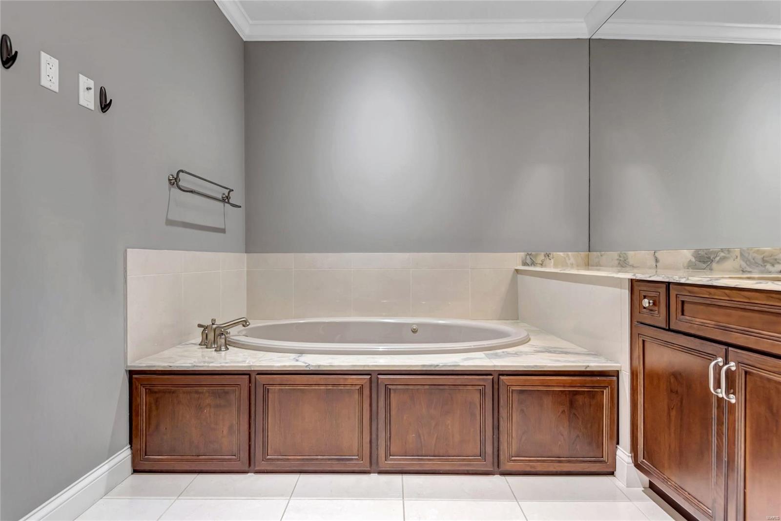 Crescent Condo - Residential