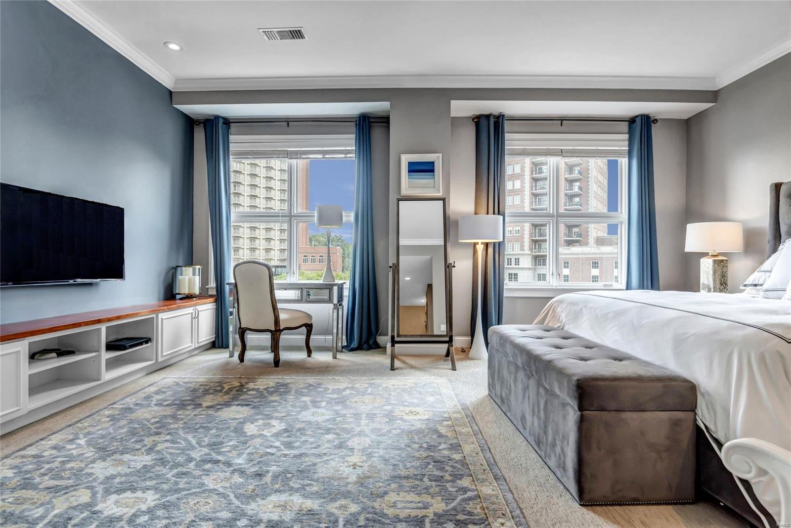 Crescent Condo - Residential