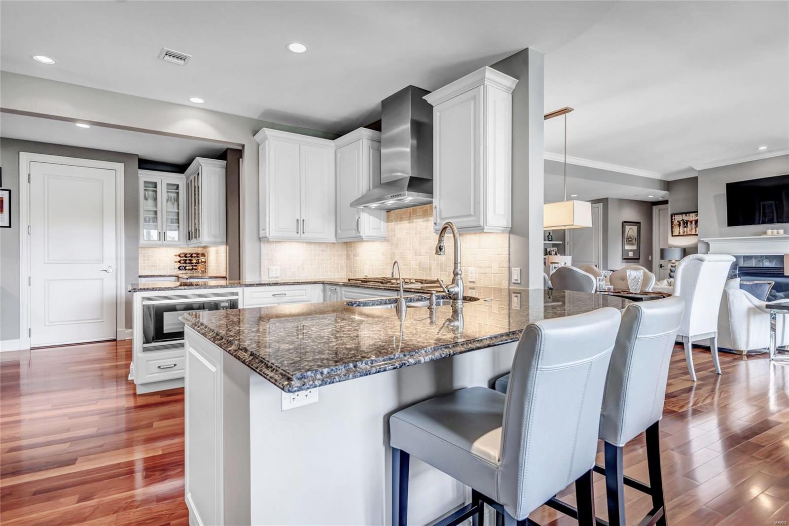 Crescent Condo - Residential