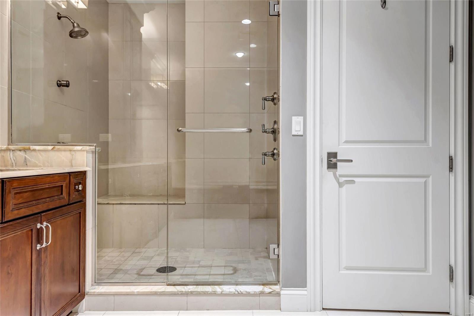 Crescent Condo - Residential