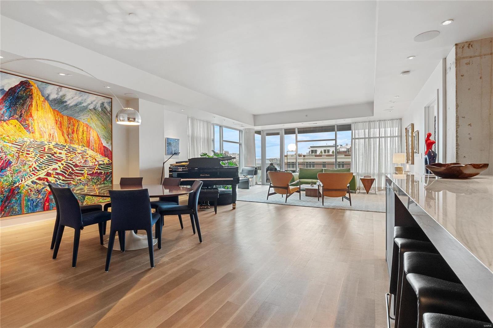 4545 Lindell Condo - Residential