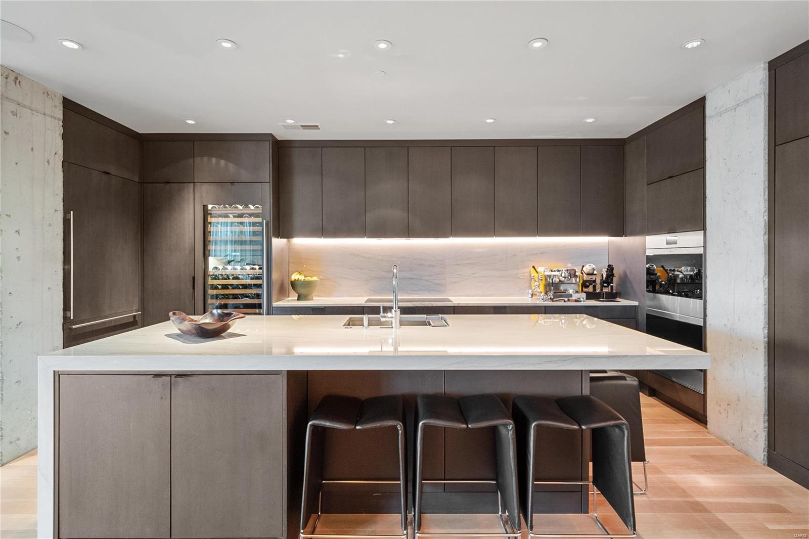 4545 Lindell Condo - Residential