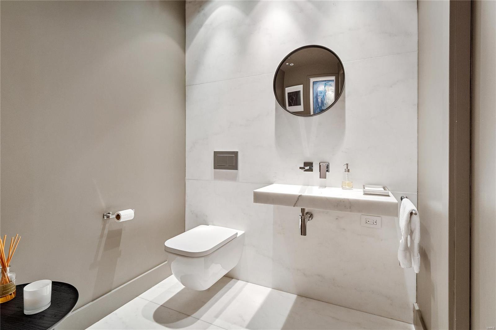 4545 Lindell Condo - Residential