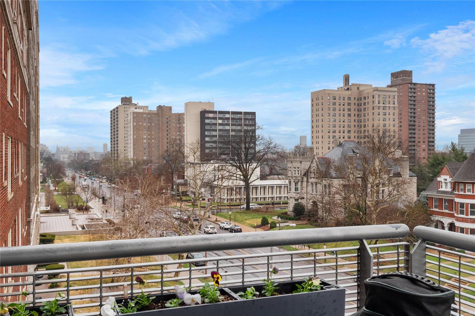 4545 Lindell Condo - Residential