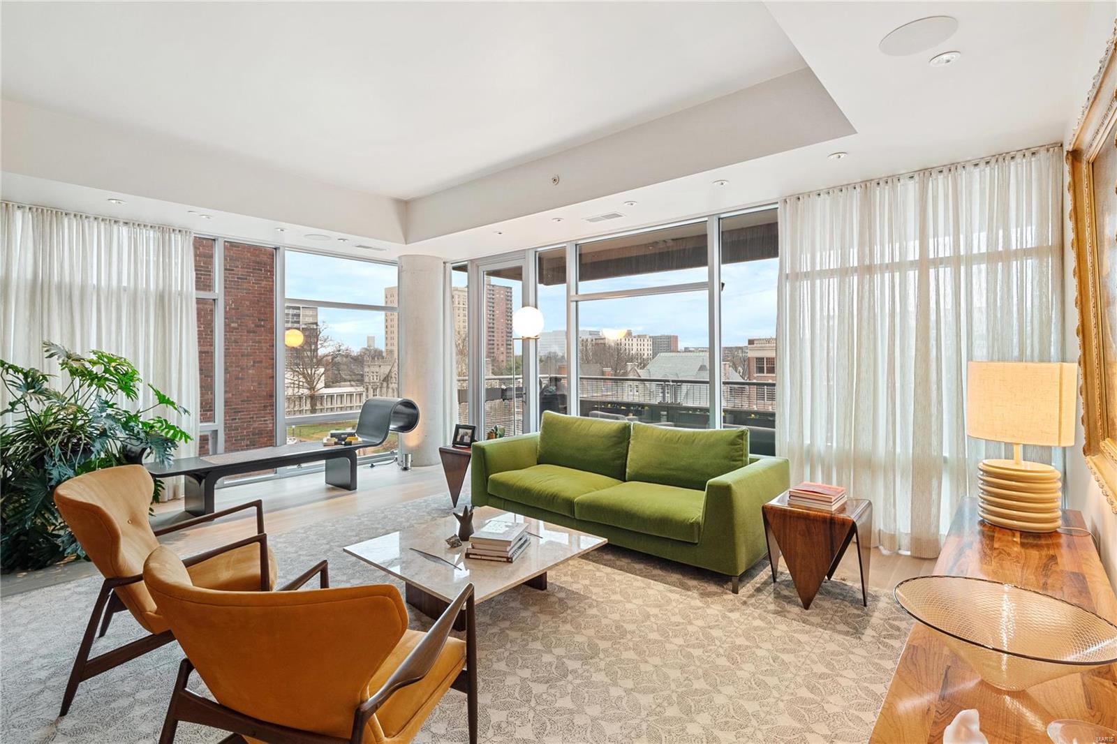 4545 Lindell Condo - Residential