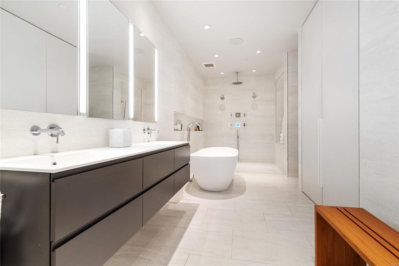 4545 Lindell Condo - Residential