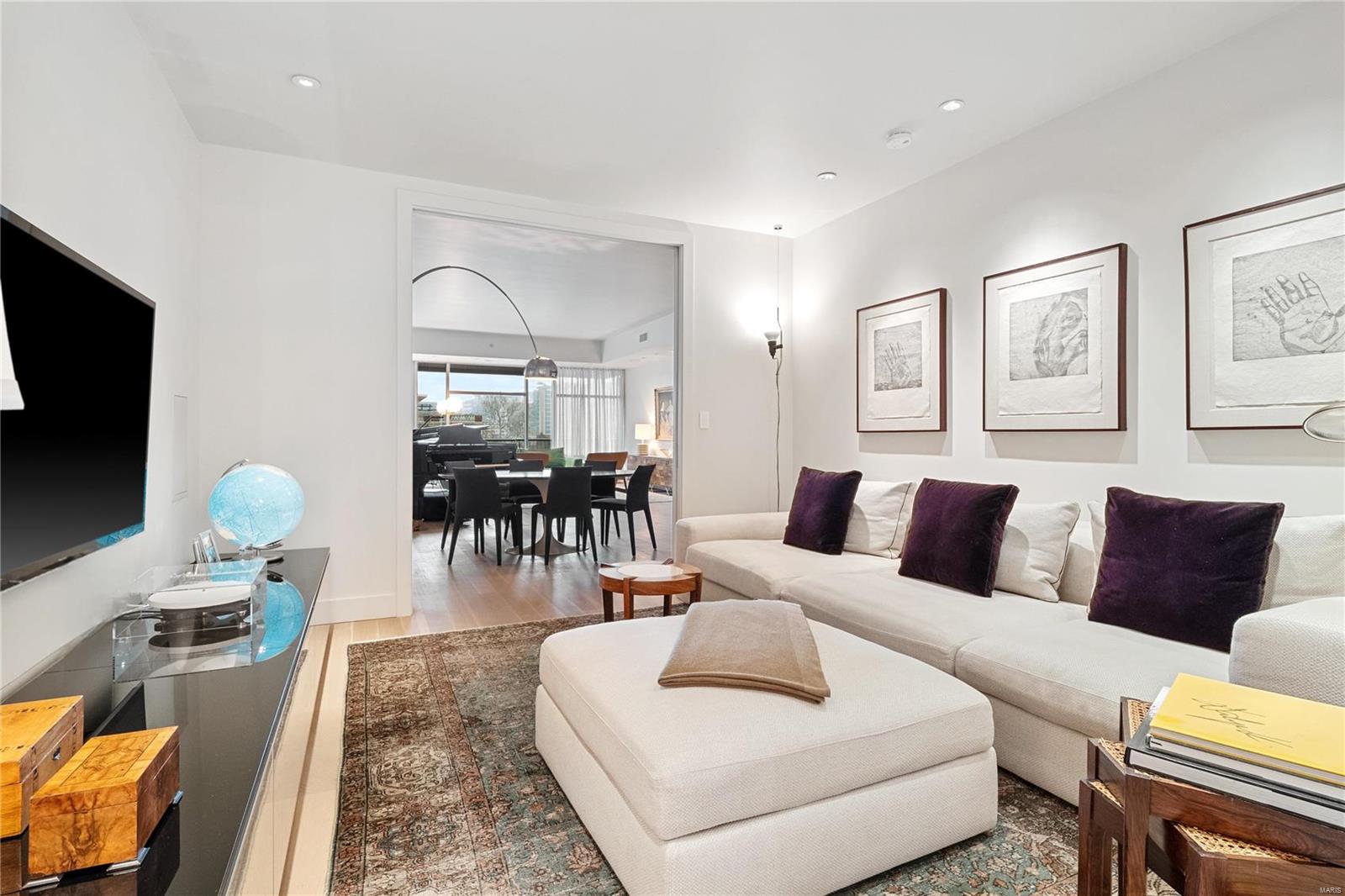 4545 Lindell Condo - Residential