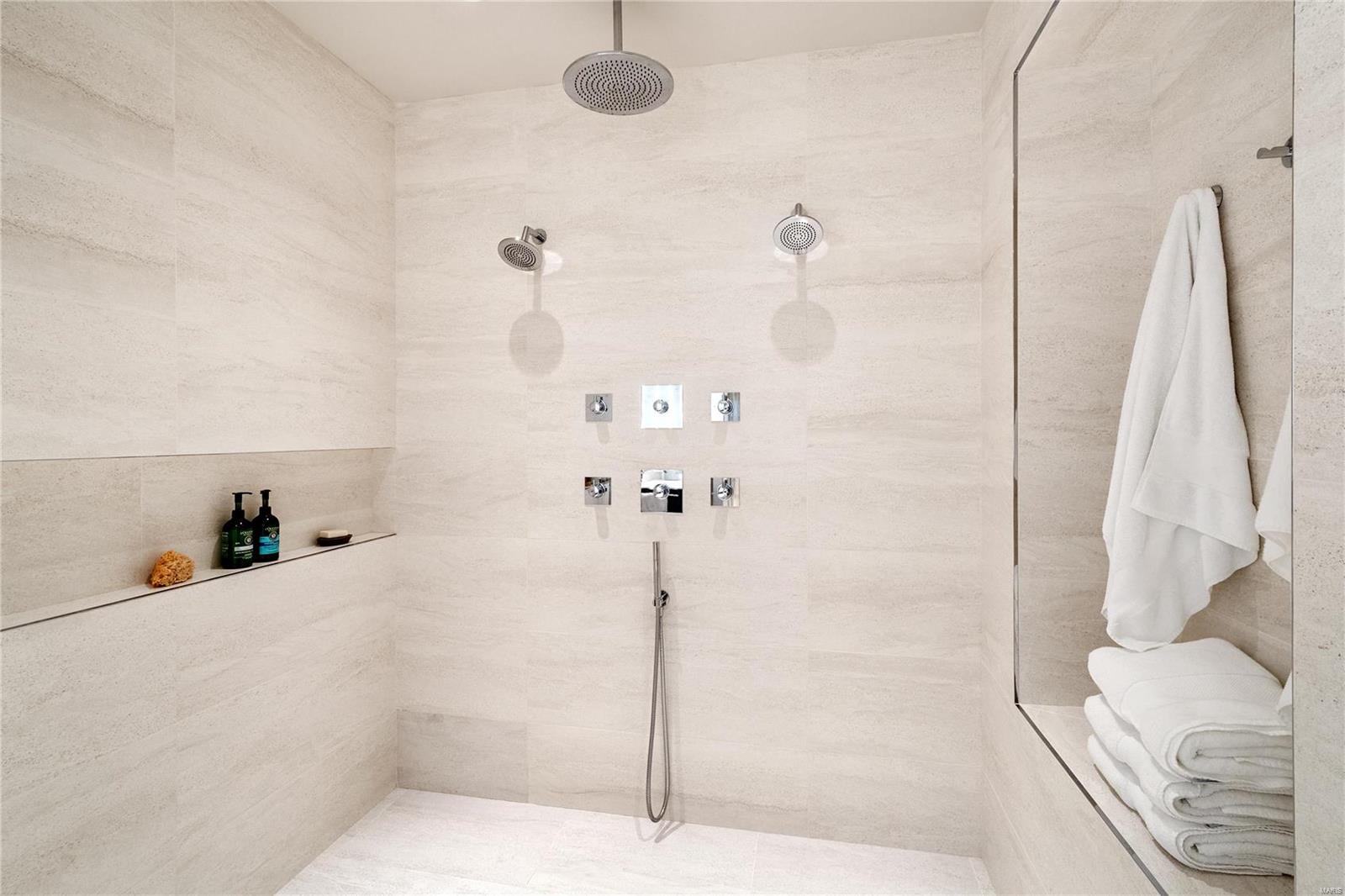 4545 Lindell Condo - Residential