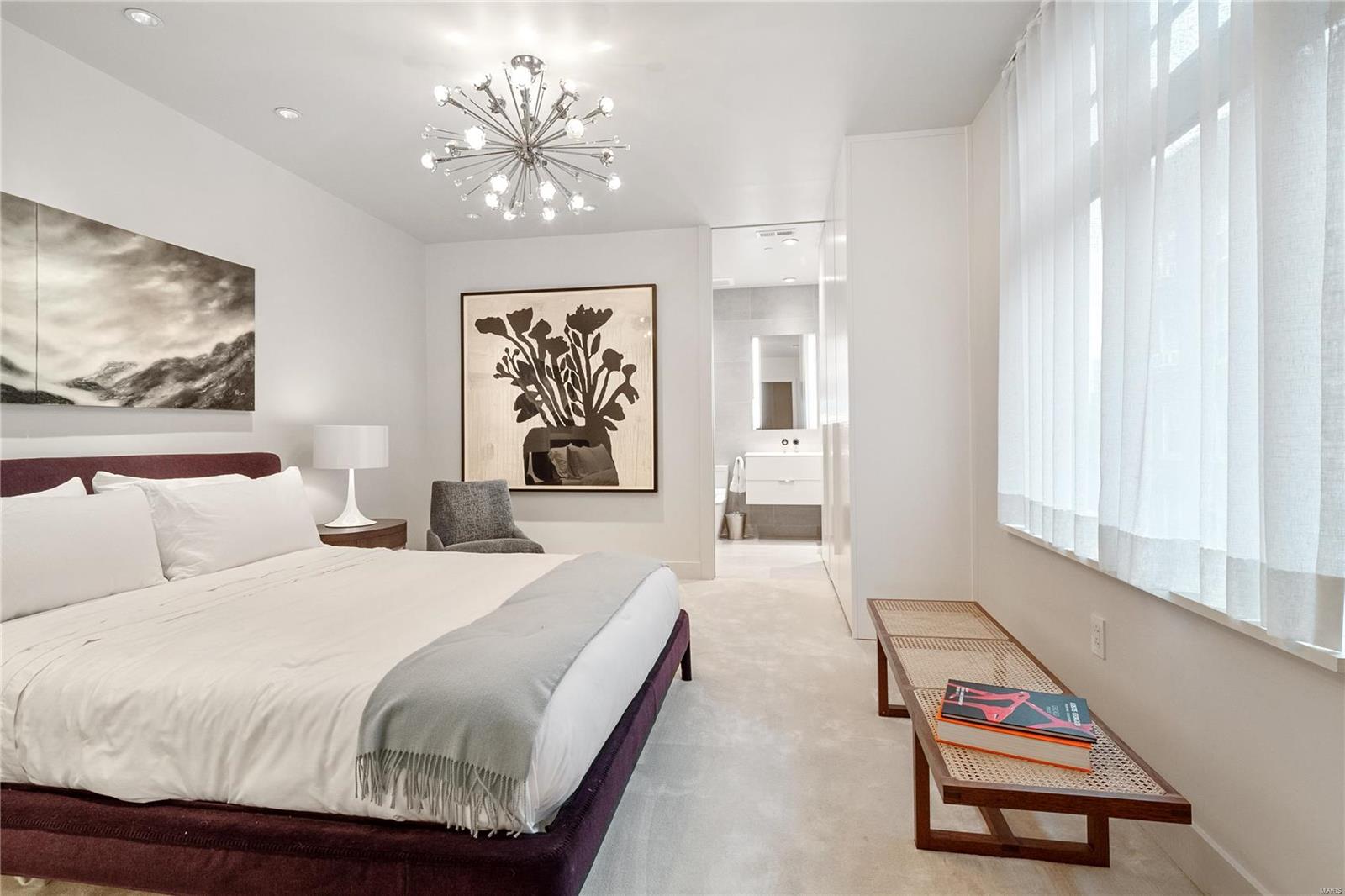 4545 Lindell Condo - Residential