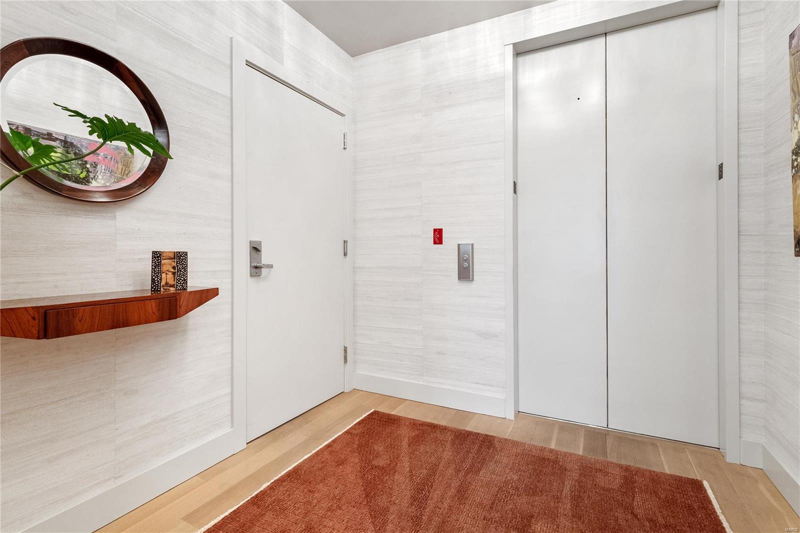 4545 Lindell Condo - Residential