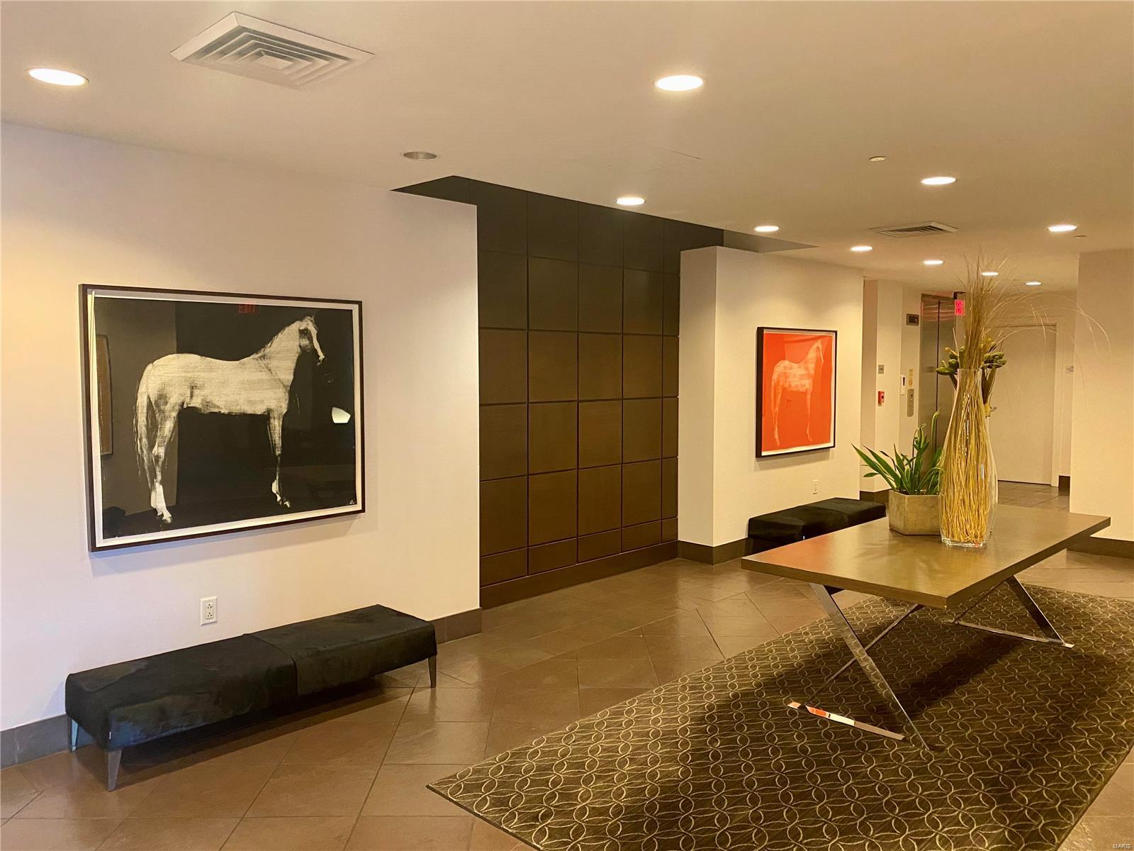 4545 Lindell Condo - Residential