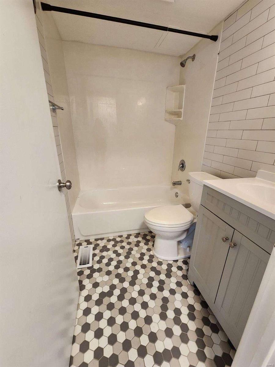 Gratiot Square Add - Residential Income