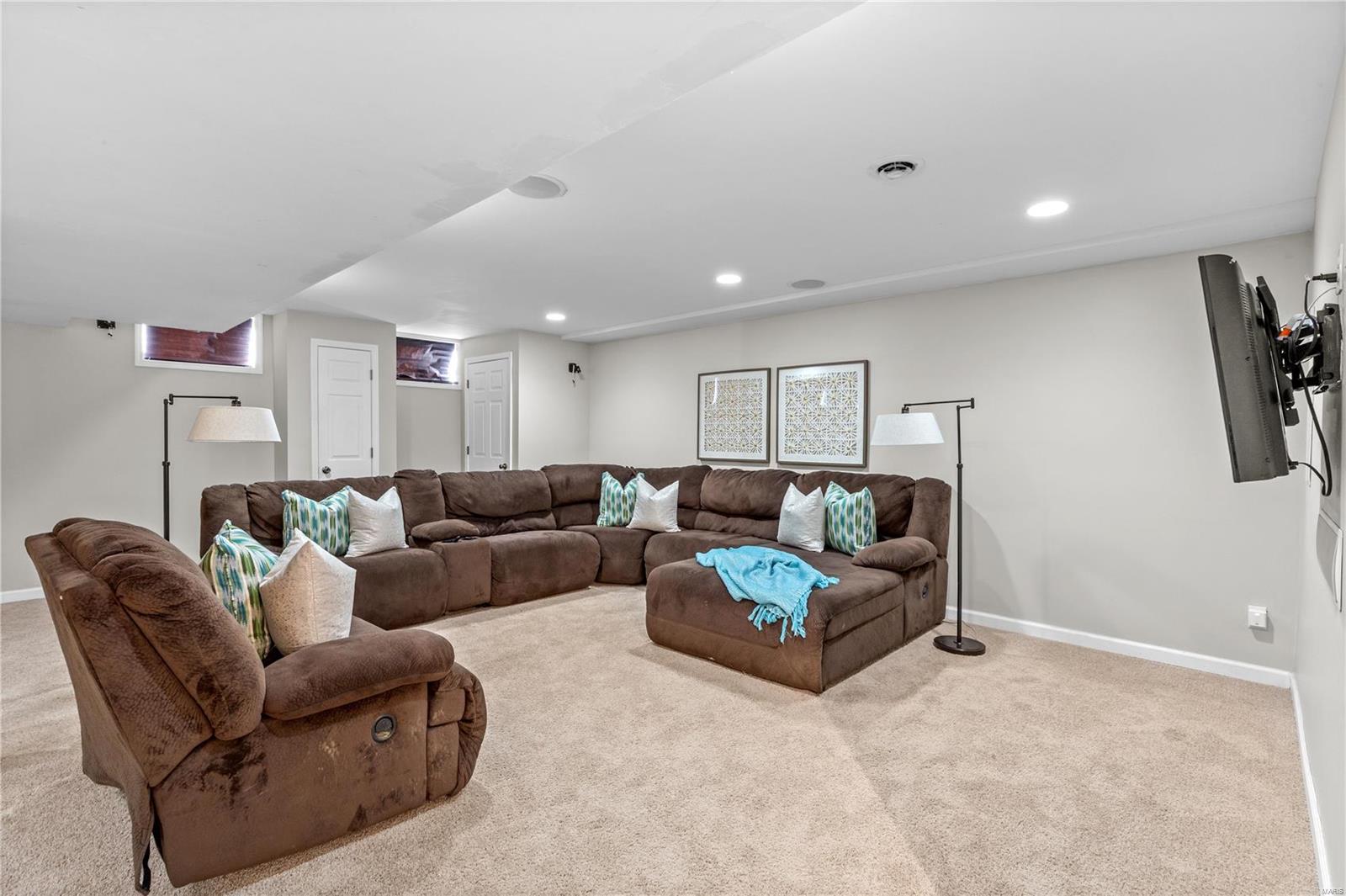 St Peters, Missouri 63376, United States, 4 Bedrooms Bedrooms, ,3 BathroomsBathrooms,Residential,Pending,28440