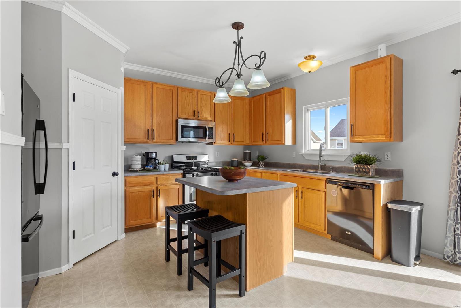 St Peters, Missouri 63376, United States, 4 Bedrooms Bedrooms, ,3 BathroomsBathrooms,Residential,Pending,28440