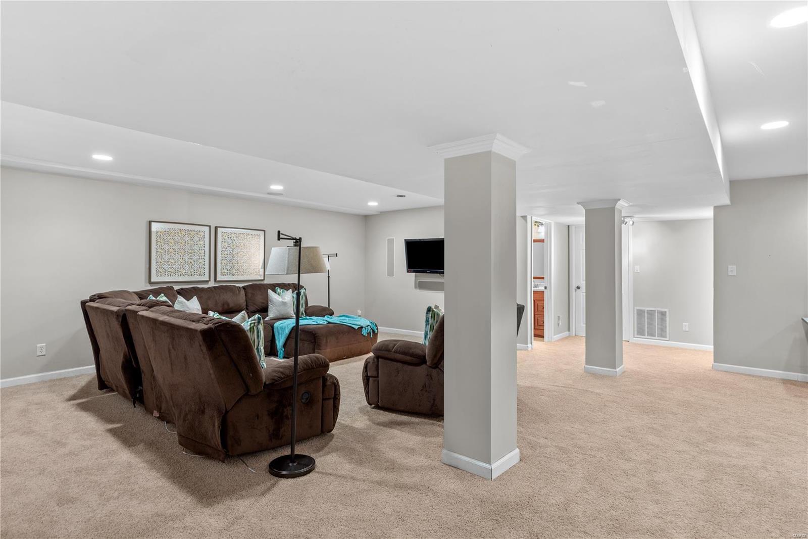 St Peters, Missouri 63376, United States, 4 Bedrooms Bedrooms, ,3 BathroomsBathrooms,Residential,Pending,28440