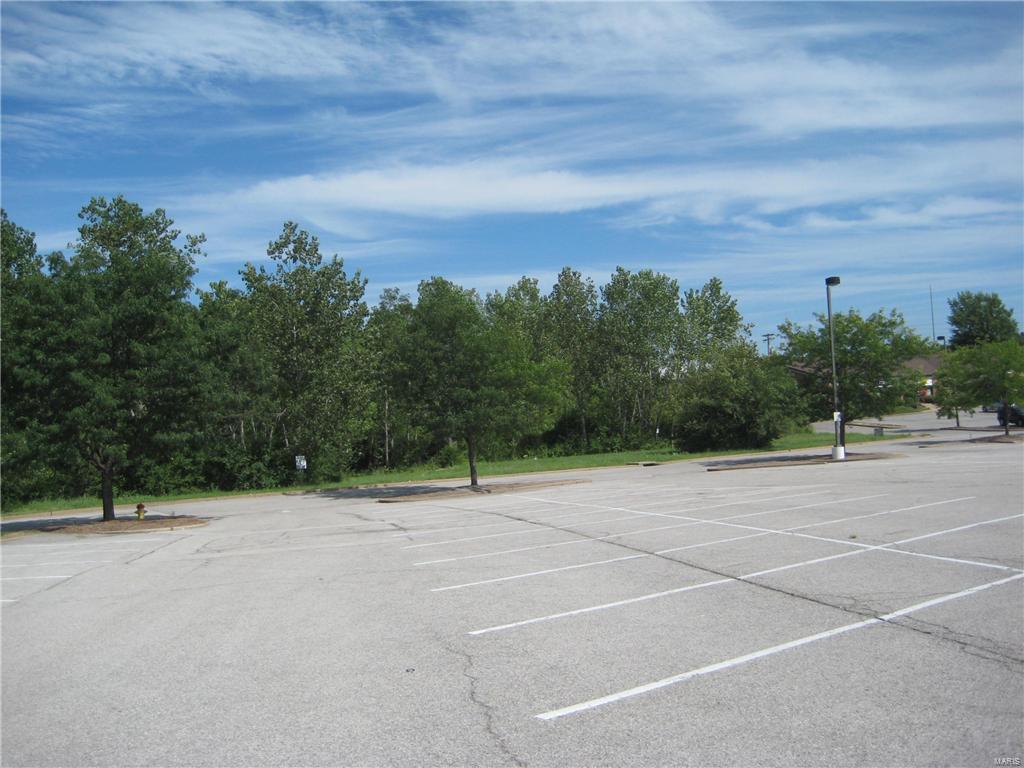 BUTLER HILL ( SCHNUCKS ) CENTER - Land