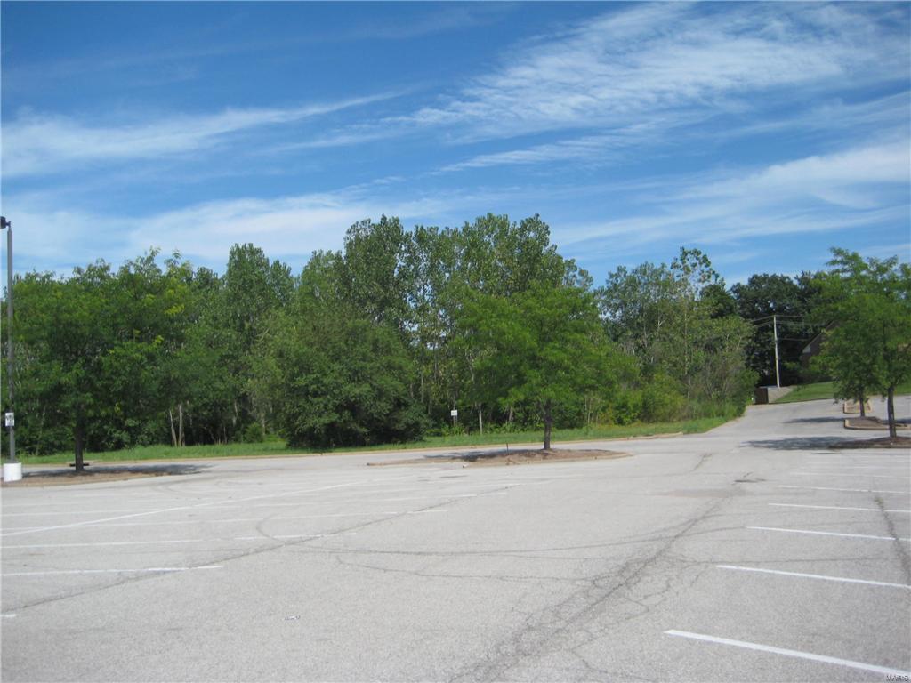 BUTLER HILL ( SCHNUCKS ) CENTER - Land
