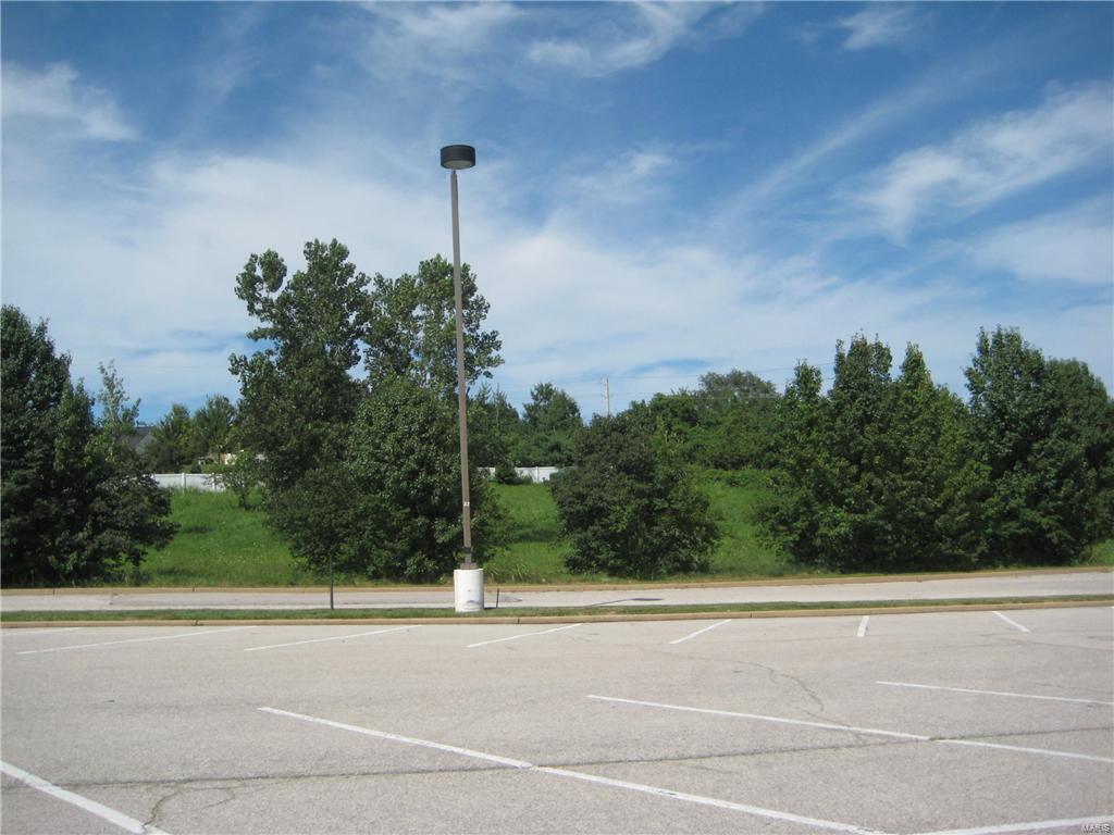 BUTLER HILL ( SCHNUCKS ) CENTER - Land