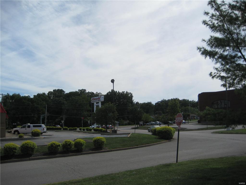 BUTLER HILL ( SCHNUCKS ) CENTER - Land