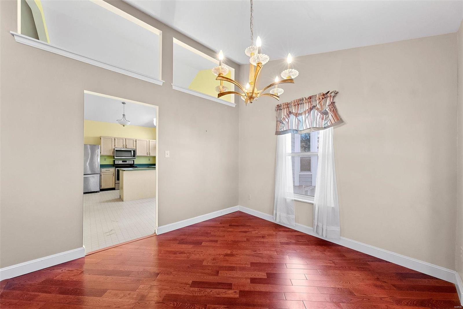 St Louis, Missouri 63123, United States, 3 Bedrooms Bedrooms, ,3 BathroomsBathrooms,Residential,Active,77922