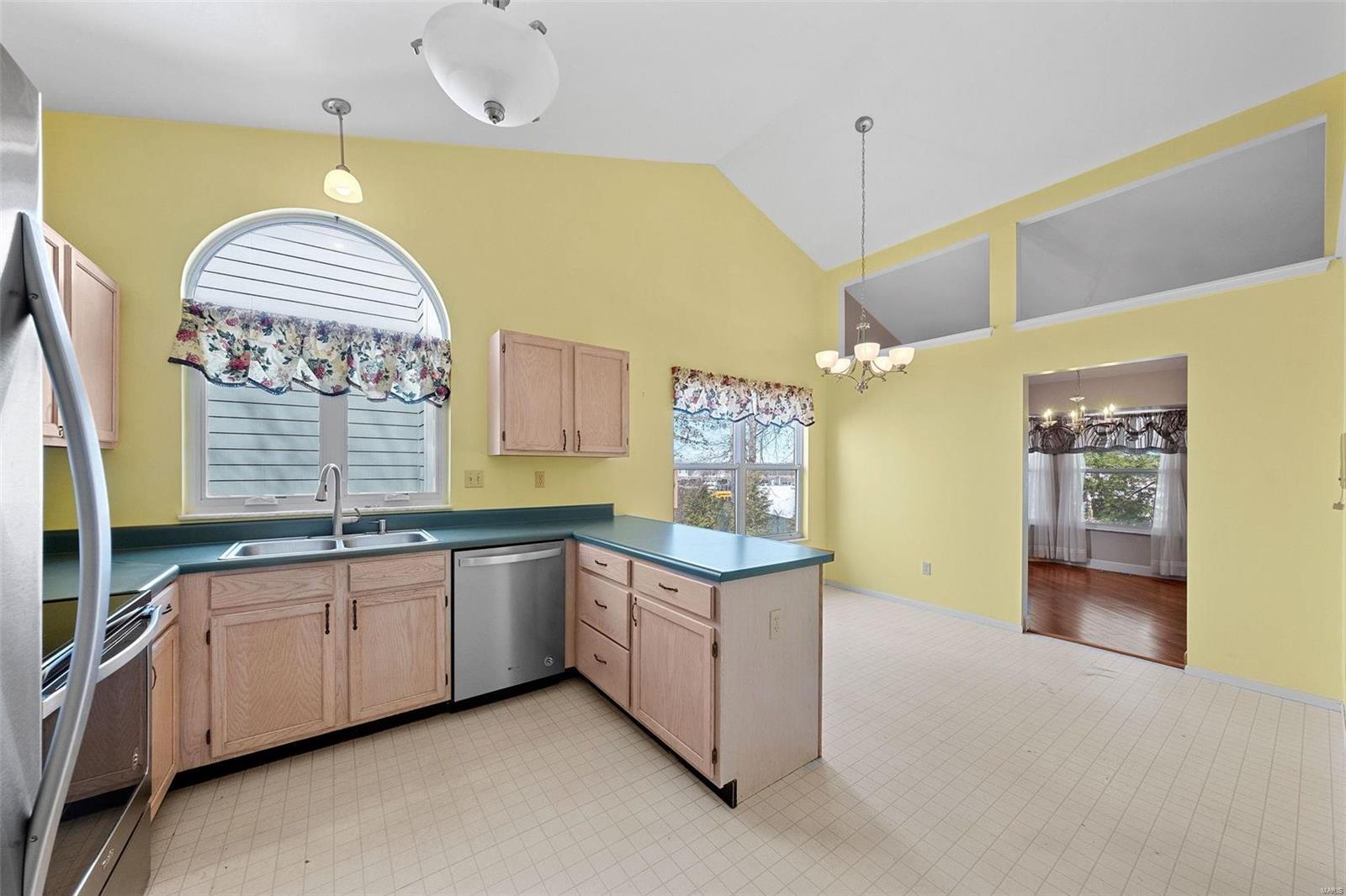 St Louis, Missouri 63123, United States, 3 Bedrooms Bedrooms, ,3 BathroomsBathrooms,Residential,Active,77922