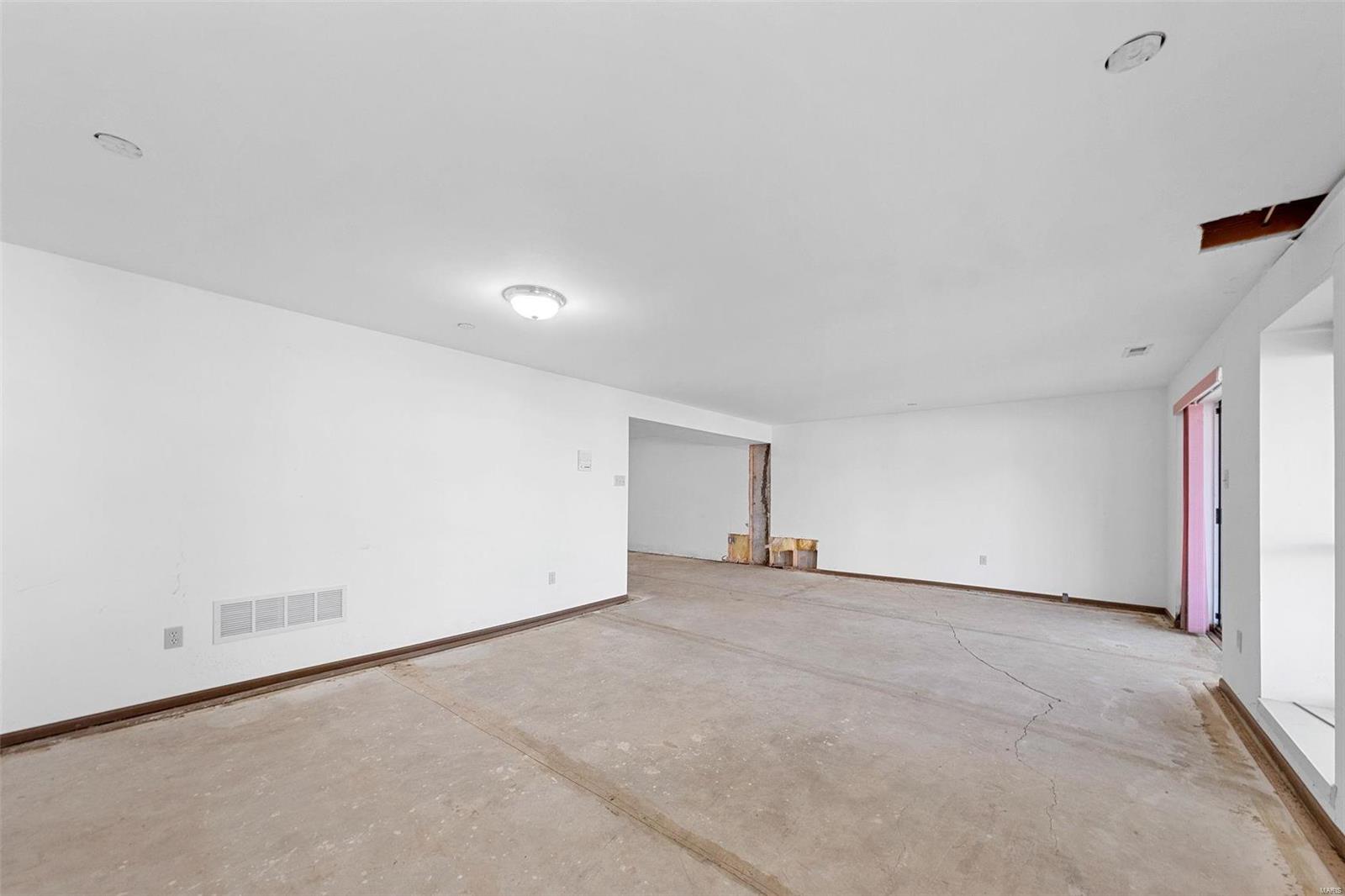 St Louis, Missouri 63123, United States, 3 Bedrooms Bedrooms, ,3 BathroomsBathrooms,Residential,Active,77922