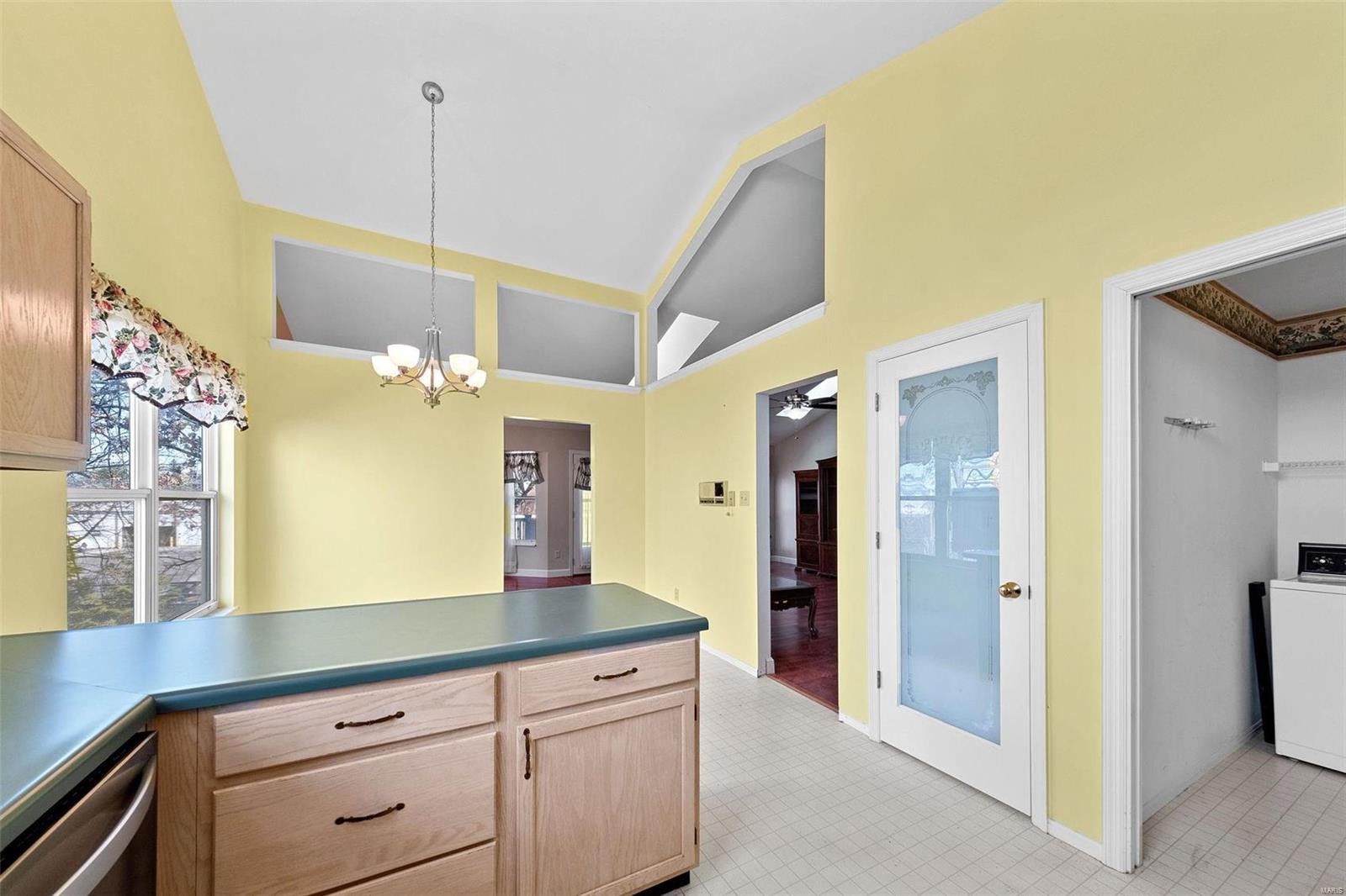 St Louis, Missouri 63123, United States, 3 Bedrooms Bedrooms, ,3 BathroomsBathrooms,Residential,Active,77922