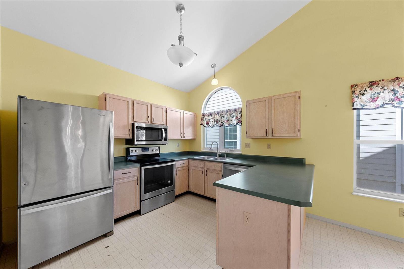 St Louis, Missouri 63123, United States, 3 Bedrooms Bedrooms, ,3 BathroomsBathrooms,Residential,Active,77922