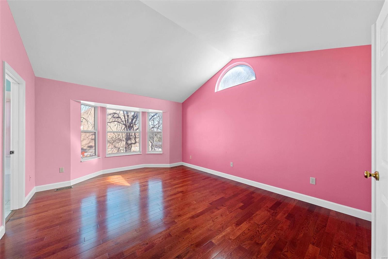 St Louis, Missouri 63123, United States, 3 Bedrooms Bedrooms, ,3 BathroomsBathrooms,Residential,Active,77922